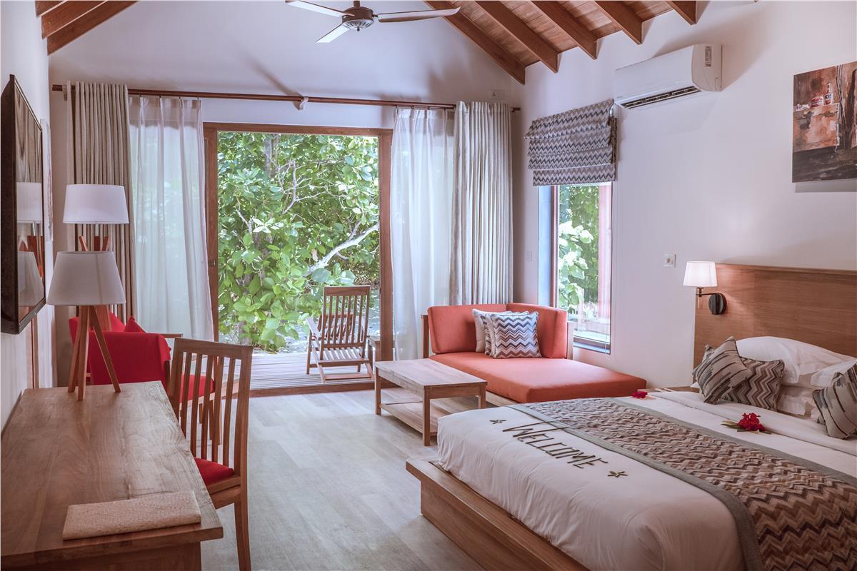 Reethi Faru Resort - Stay 5 Nights Or More Between Aug-Sept 2025 & Enjoy A Free Sunset Cruise Resort