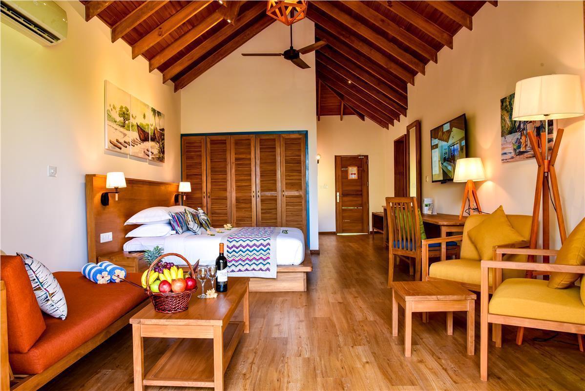 Reethi Faru, Bio Luxury Resort Meedhoo (Raa Atoll)