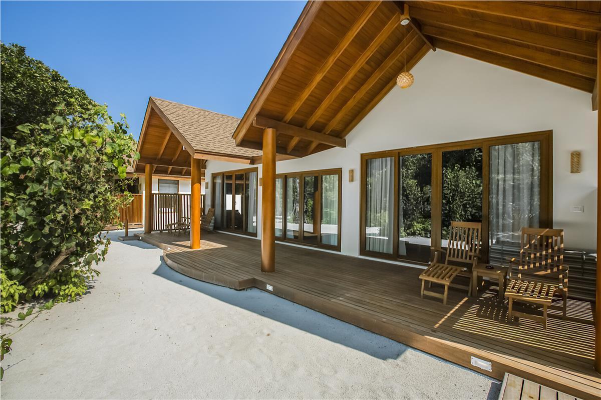Reethi Faru, Bio Luxury Meedhoo (Raa Atoll)