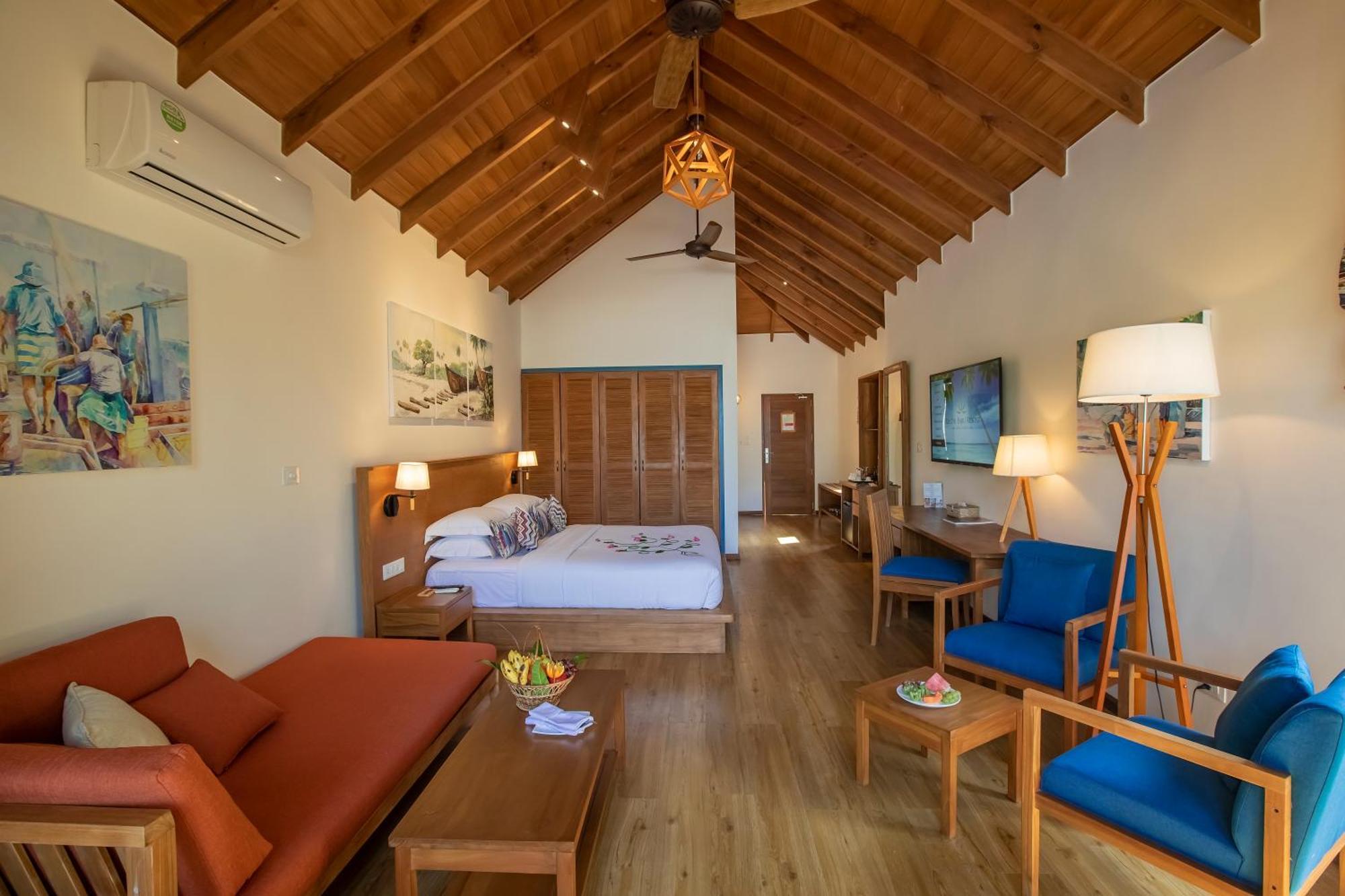 Reethi Faru, Bio Luxury 5* Meedhoo (Raa Atoll)